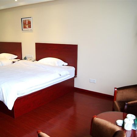 Greentree Inn Shandong Qingdao Development District Sdust Express Hotel Exterior photo