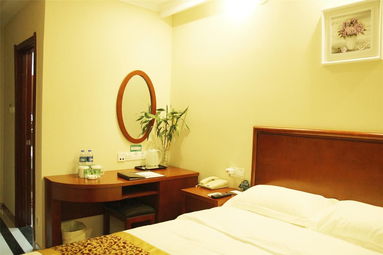 Greentree Inn Shandong Qingdao Development District Sdust Express Hotel Exterior photo